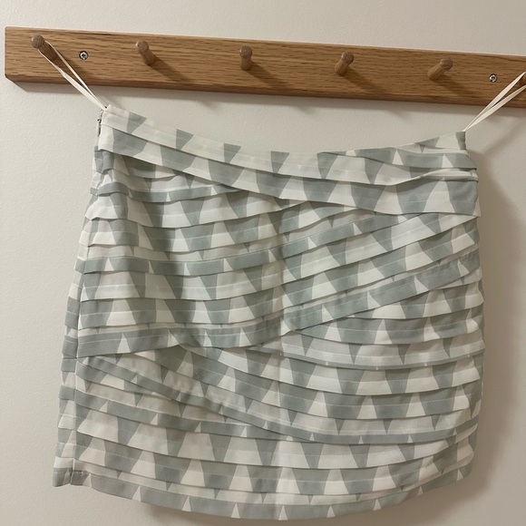 Armani Exchange mini skirt in chiffon low rise - Picture 3 of 4